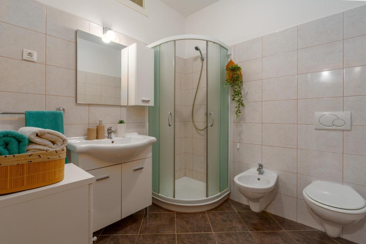 Studio Apartments Pinia-Marina Porec Esterno foto