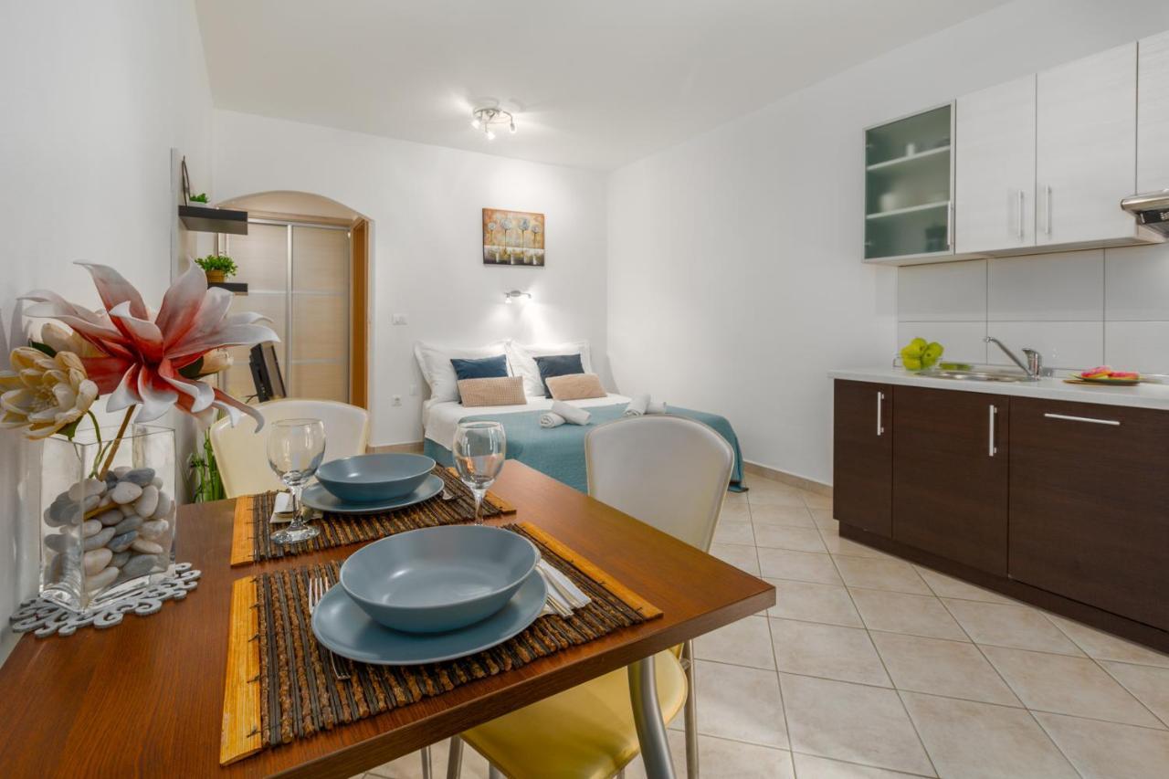 Studio Apartments Pinia-Marina Porec Esterno foto