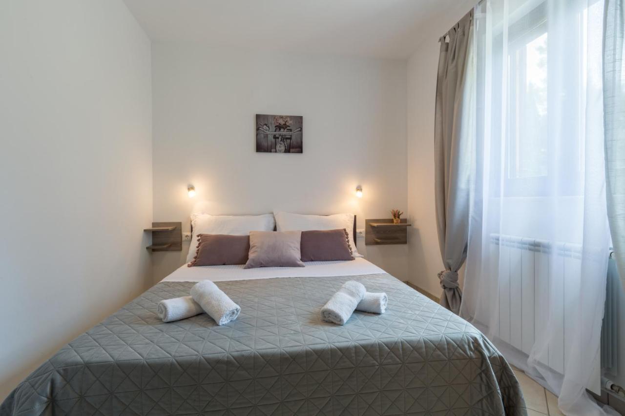 Studio Apartments Pinia-Marina Porec Esterno foto